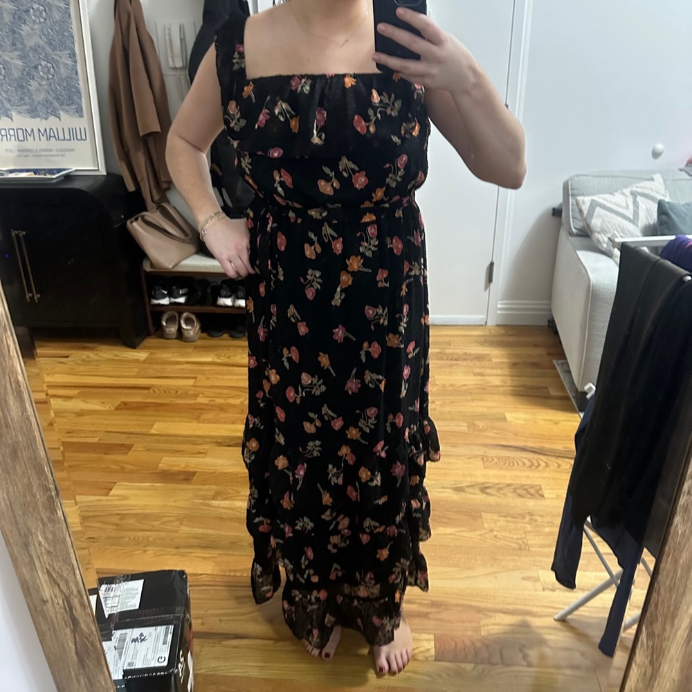 Floral Black Maxi Dress - Picture 3 of 4